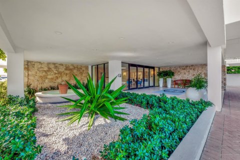 Copropriété à vendre à Palm Beach, Floride: 2 chambres, 113.34 m2 № 2387257 - photo 8