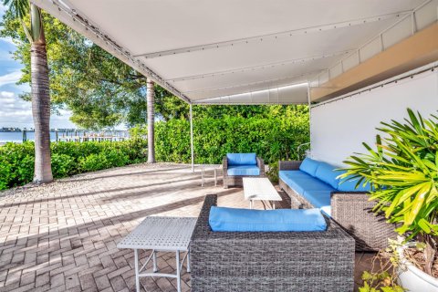 Copropriété à vendre à Palm Beach, Floride: 2 chambres, 113.34 m2 № 2387257 - photo 4