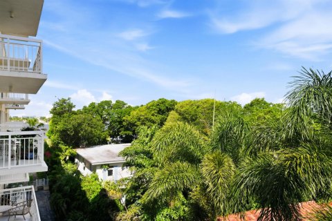 Copropriété à vendre à Palm Beach, Floride: 2 chambres, 113.34 m2 № 2387257 - photo 10