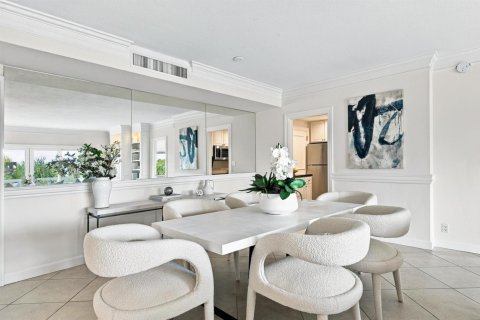 Copropriété à vendre à Palm Beach, Floride: 2 chambres, 113.34 m2 № 2387257 - photo 13