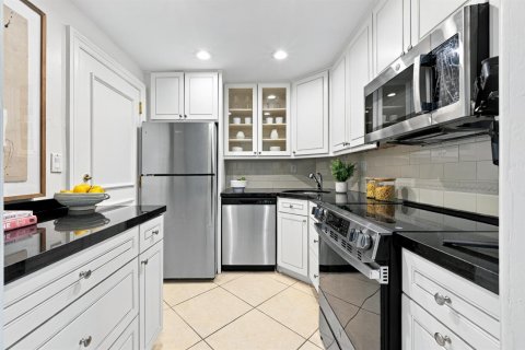 Copropriété à vendre à Palm Beach, Floride: 2 chambres, 113.34 m2 № 2387257 - photo 15