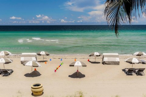 Condominio en venta en Hollywood, Florida, 3 dormitorios, 193.98 m2 № 2035442 - foto 19