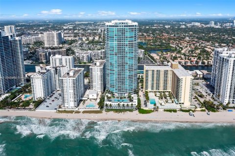 Condominio en venta en Hollywood, Florida, 3 dormitorios, 193.98 m2 № 2035442 - foto 27