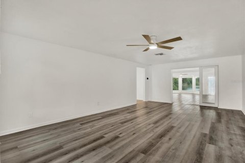 Villa ou maison à vendre à Seminole, Floride: 3 chambres, 170.57 m2 № 2267322 - photo 5