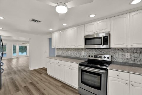 Villa ou maison à vendre à Seminole, Floride: 3 chambres, 170.57 m2 № 2267322 - photo 9