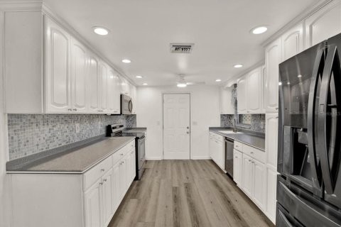 Villa ou maison à vendre à Seminole, Floride: 3 chambres, 170.57 m2 № 2267322 - photo 10