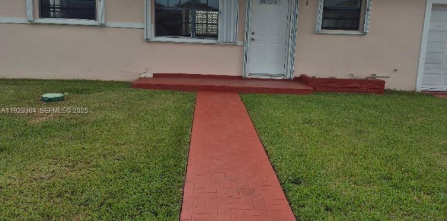 Villa ou maison à Miami, Floride 3 chambres, 98.1 m2 № 1988751