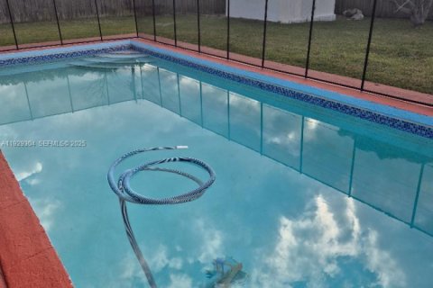 Villa ou maison à vendre à Miami, Floride: 3 chambres, 98.1 m2 № 1988751 - photo 13