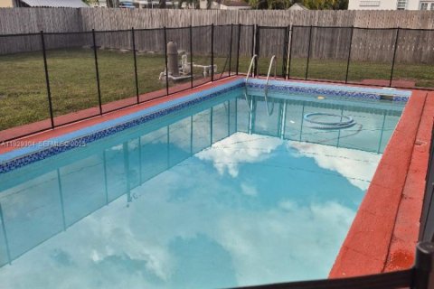 Villa ou maison à vendre à Miami, Floride: 3 chambres, 98.1 m2 № 1988751 - photo 10