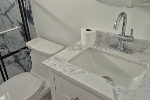 Villa ou maison à vendre à Miami, Floride: 3 chambres, 98.1 m2 № 1988751 - photo 7