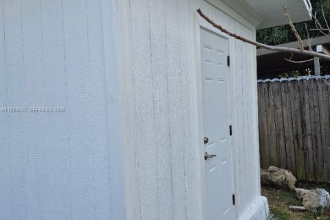 Villa ou maison à vendre à Miami, Floride: 3 chambres, 98.1 m2 № 1988751 - photo 12