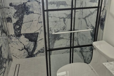 Villa ou maison à vendre à Miami, Floride: 3 chambres, 98.1 m2 № 1988751 - photo 8