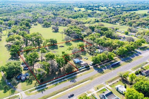 Terreno en Dade City, Florida № 2155252