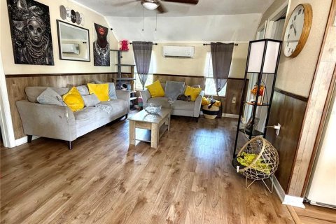 House in Winter Haven, Florida 3 bedrooms, 66.89 sq.m. № 2231332 - photo 9