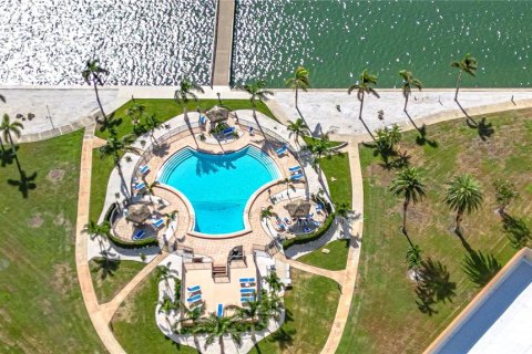 Condominio en venta en Saint Petersburg, Florida, 2 dormitorios, 109.16 m2 № 1515606 - foto 30