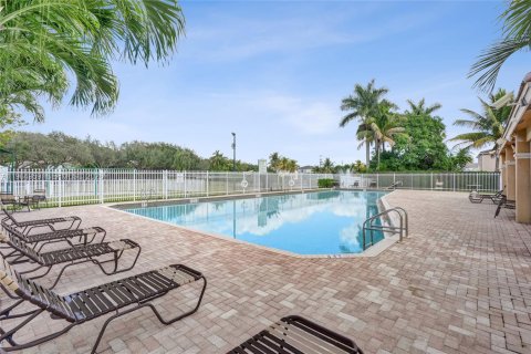 Casa en alquiler en Miramar, Florida, 4 dormitorios, 182.55 m2 № 2026017 - foto 25