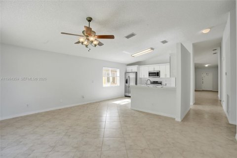 Casa en alquiler en Miramar, Florida, 4 dormitorios, 182.55 m2 № 2026017 - foto 7