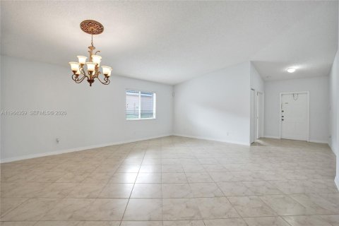Casa en alquiler en Miramar, Florida, 4 dormitorios, 182.55 m2 № 2026017 - foto 9