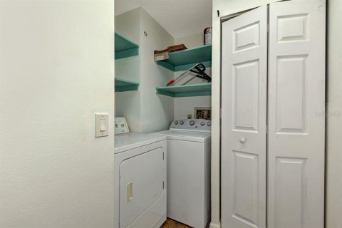 Condo in Sarasota, Florida, 2 bedrooms  № 1912885 - photo 20