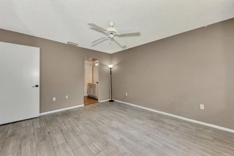 Condo in Sarasota, Florida, 2 bedrooms  № 1912885 - photo 14