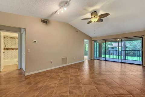 Condo in Sarasota, Florida, 2 bedrooms  № 1912885 - photo 6