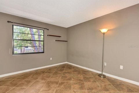 Condo in Sarasota, Florida, 2 bedrooms  № 1912885 - photo 17