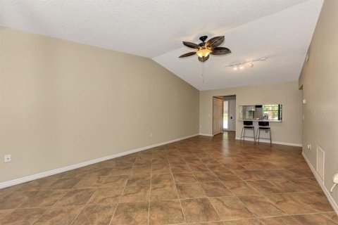 Condo in Sarasota, Florida, 2 bedrooms  № 1912885 - photo 4