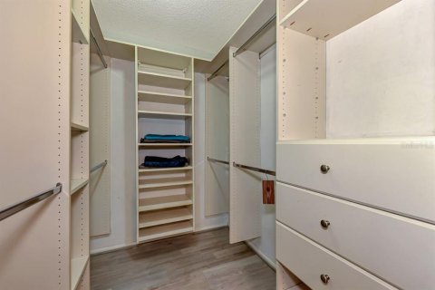 Condo in Sarasota, Florida, 2 bedrooms  № 1912885 - photo 16