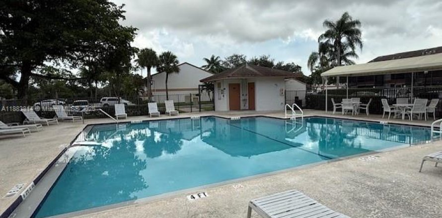 Adosado en Davie, Florida 2 dormitorios, 123.37 m2 № 1929864