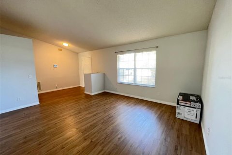 Villa ou maison à louer à Deltona, Floride: 3 chambres, 160.81 m2 № 2379594 - photo 5