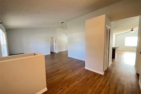 Villa ou maison à louer à Deltona, Floride: 3 chambres, 160.81 m2 № 2379594 - photo 18