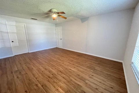 Villa ou maison à louer à Deltona, Floride: 3 chambres, 160.81 m2 № 2379594 - photo 13