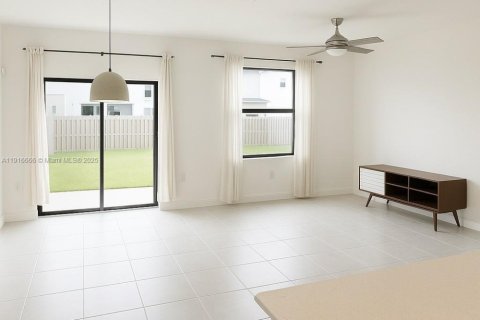 Casa en venta en Homestead, Florida, 3 dormitorios, 164.62 m2 № 1973969 - foto 2