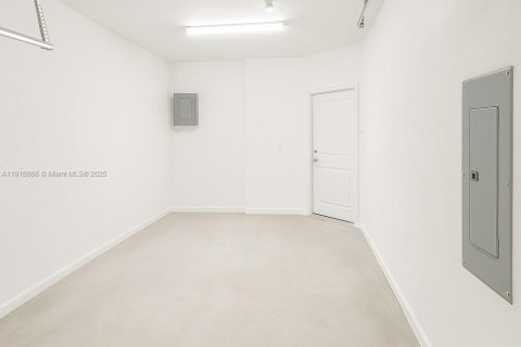 Casa en venta en Homestead, Florida, 3 dormitorios, 164.62 m2 № 1973969 - foto 15