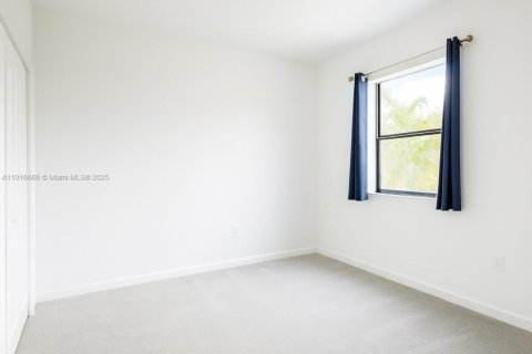 Casa en venta en Homestead, Florida, 3 dormitorios, 164.62 m2 № 1973969 - foto 11