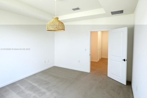 Casa en venta en Homestead, Florida, 3 dormitorios, 164.62 m2 № 1973969 - foto 9