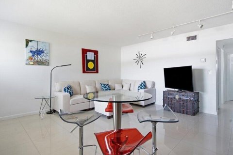 Copropriété à louer à Miami Beach, Floride: 1 chambre, 54.81 m2 № 2305540 - photo 7
