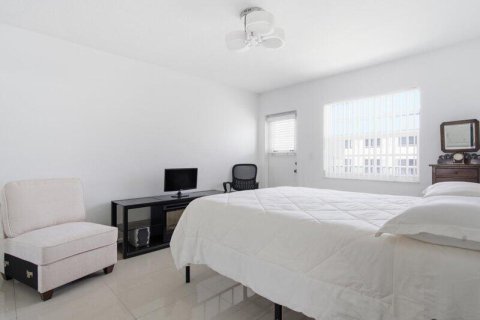 Copropriété à louer à Miami Beach, Floride: 1 chambre, 54.81 m2 № 2305540 - photo 9
