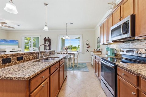 House in Venice, Florida 4 bedrooms, 242.38 sq.m. № 2093303 - photo 17