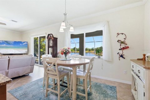 House in Venice, Florida 4 bedrooms, 242.38 sq.m. № 2093303 - photo 13
