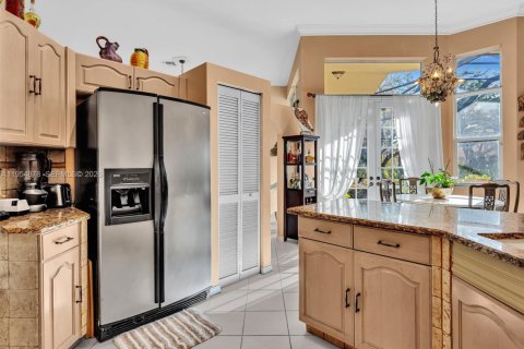 Купить виллу или дом в Уэстон, Флорида 5 спален, 242.01м2, № 2009625 - фото 18