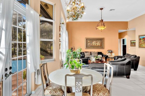 Купить виллу или дом в Уэстон, Флорида 5 спален, 242.01м2, № 2009625 - фото 15