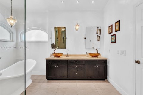 Купить виллу или дом в Уэстон, Флорида 5 спален, 242.01м2, № 2009625 - фото 29