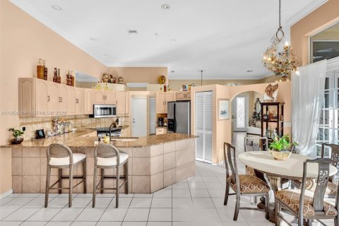 Купить виллу или дом в Уэстон, Флорида 5 спален, 242.01м2, № 2009625 - фото 19