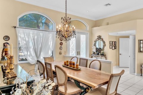 Купить виллу или дом в Уэстон, Флорида 5 спален, 242.01м2, № 2009625 - фото 9