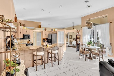 Купить виллу или дом в Уэстон, Флорида 5 спален, 242.01м2, № 2009625 - фото 17