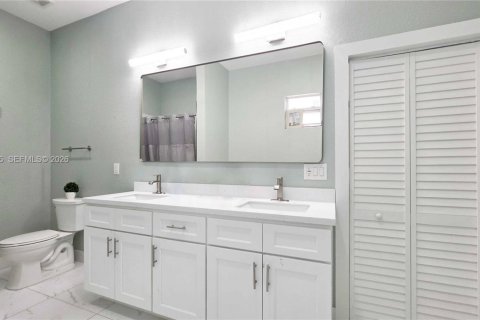 Casa en venta en Clewiston, Florida, 3 dormitorios, 204.38 m2 № 2027344 - foto 26