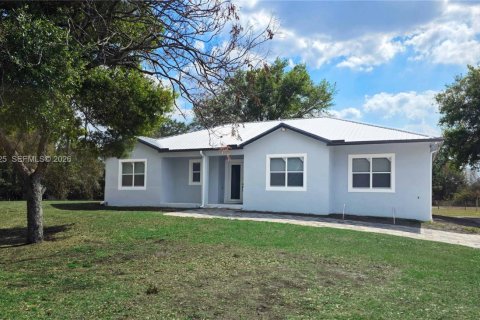 Casa en venta en Clewiston, Florida, 3 dormitorios, 204.38 m2 № 2027344 - foto 3