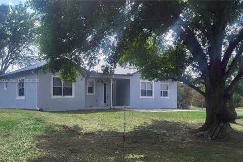 Casa en venta en Clewiston, Florida, 3 dormitorios, 204.38 m2 № 2027344 - foto 9