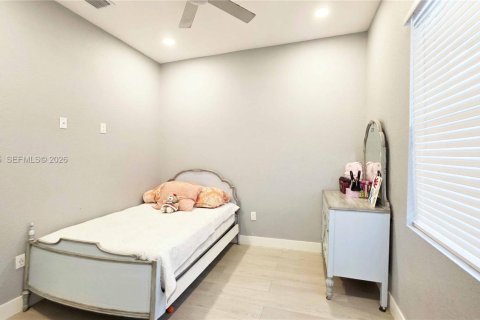 Casa en venta en Clewiston, Florida, 3 dormitorios, 204.38 m2 № 2027344 - foto 29